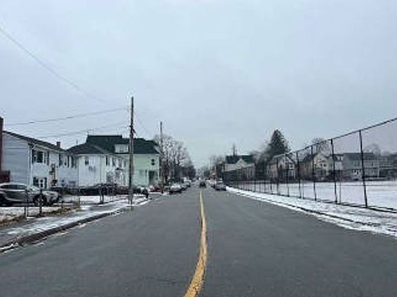 Exterior Neighborhood (street photo)
