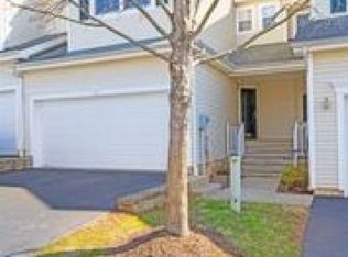10 Cedar Ct, Clinton, NJ 08809