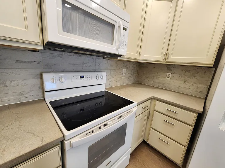 806 Homestead Park Dr — Photo 8