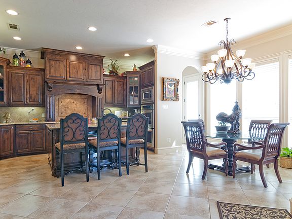 Kitchen Eating Area