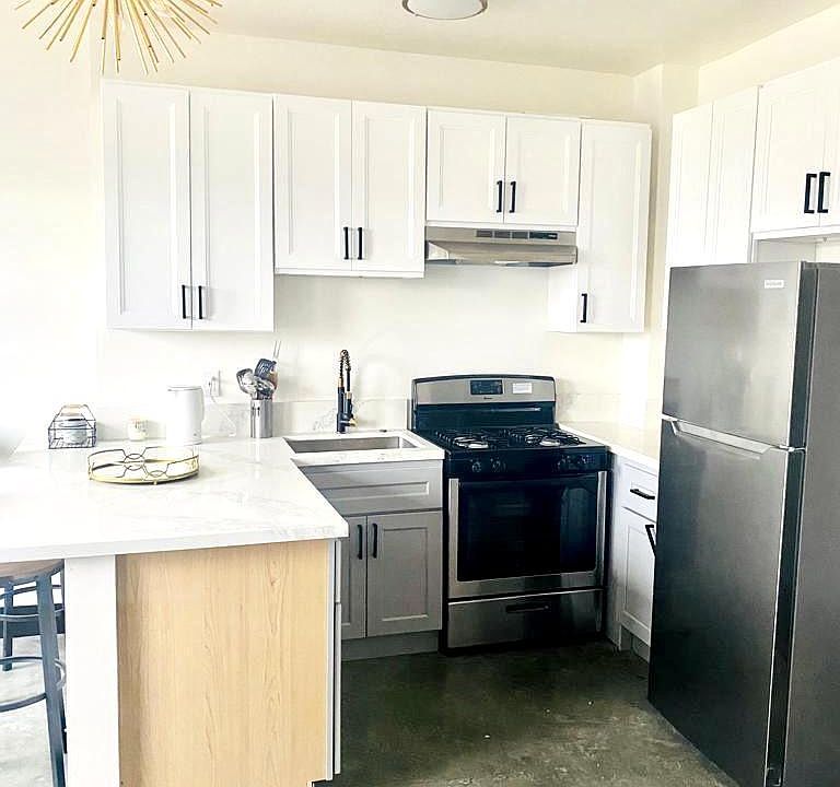 1st image of 346 N Vermont Ave APT 407