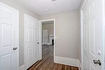 1 bed, 1.0 bath, $874 — Photo 2