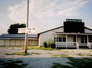 533 W Airport Dr, Carthage, MO 64836