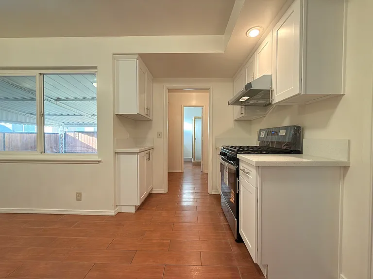 835 W Spruce St #A — Photo 4