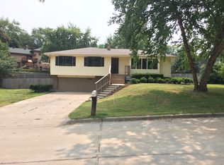 12311 Westover Rd, Omaha, NE 68154