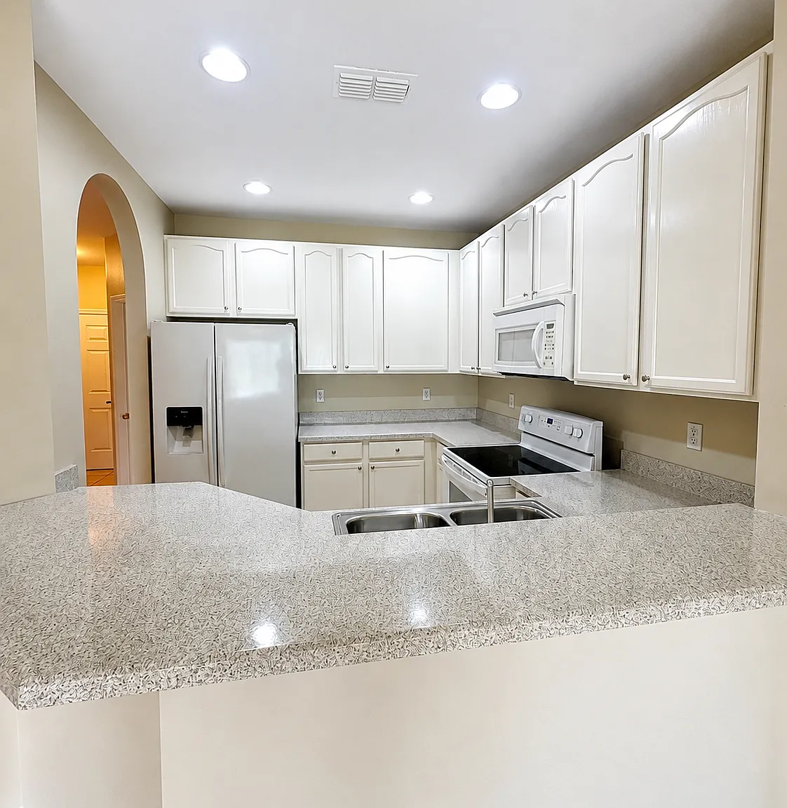 2 bed, 2.5 bath, 1304 sqft, $1,995 — Photo 3