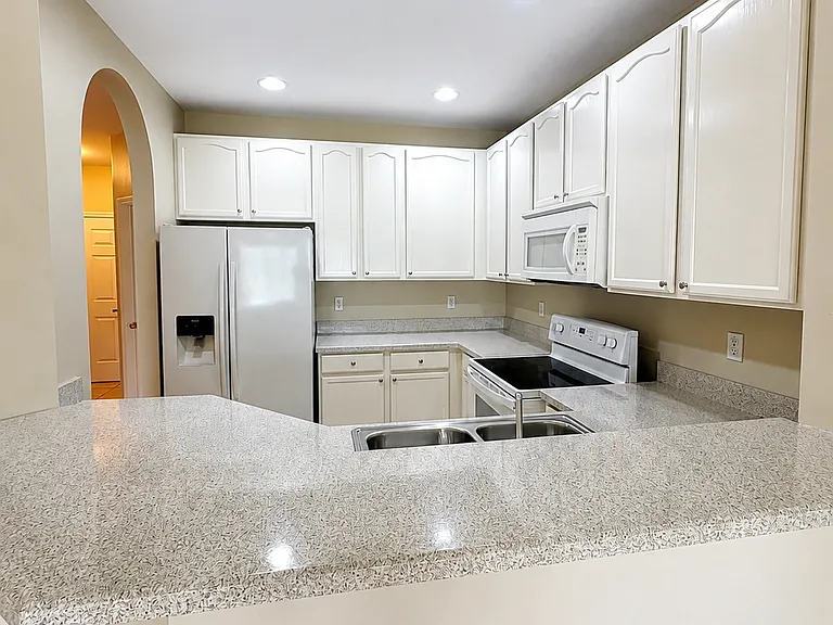 9420 Flowering Cottonwood Rd — Photo 3