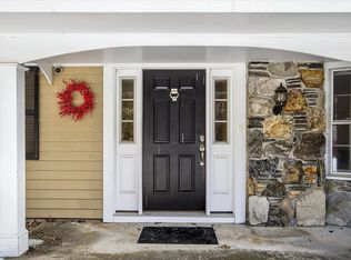 11 Smokerise Dr, Chelmsford, MA 01824