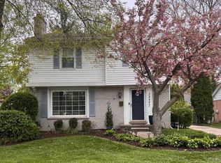 32457 Sheridan Dr, Beverly Hills, MI 48025