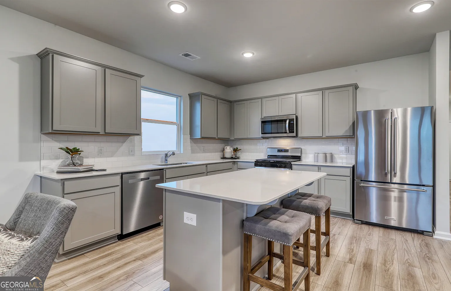3010 Salinger Way photo 1