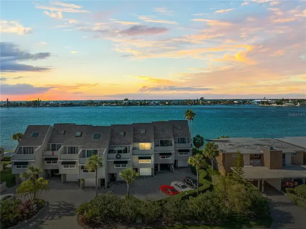 360 8th Ave N APT 2, Tierra Verde, FL 33715