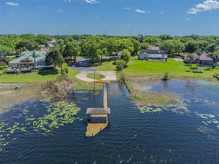 8119 Lake Crowell Cir — Photo 43