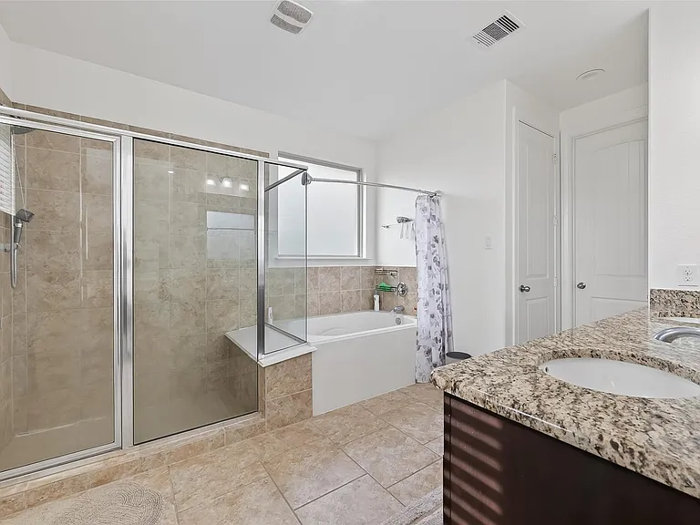 6515 Sterling Shores Ln — Photo 25