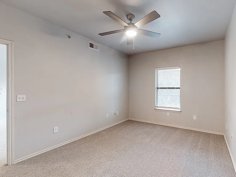 Sereno Park Apartments — Photo 103