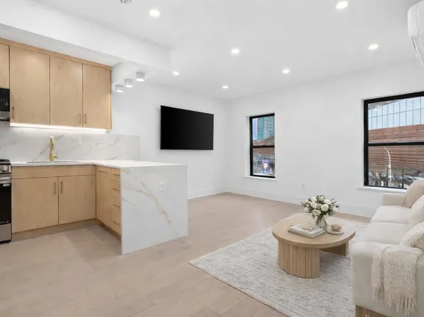 452 Dean Street image 1 of 10