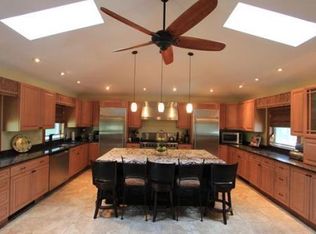 27 Thaxter St, Hingham, MA 02043