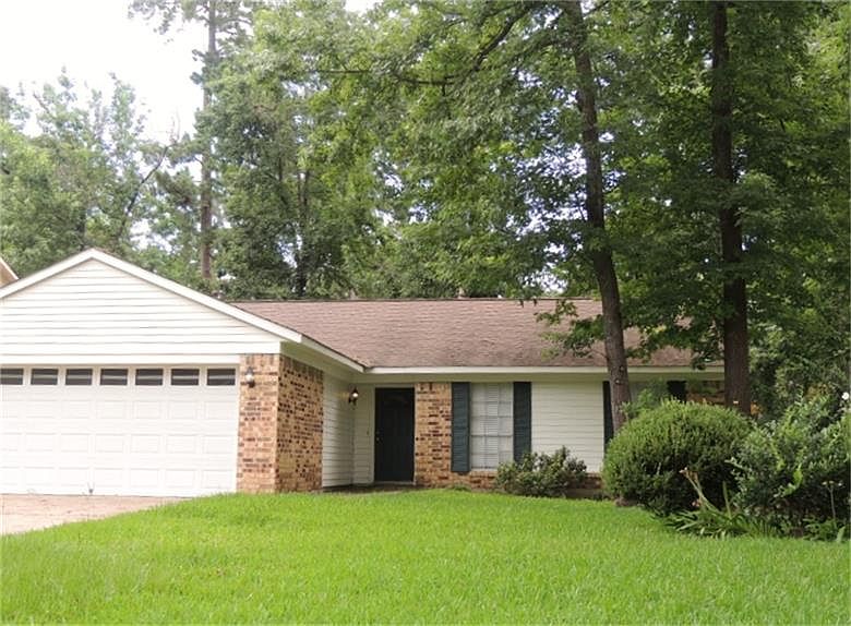 1st image of 3215 Village Park Dr