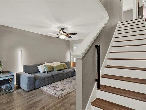 3rd image of 3017 Mojave Oak Dr