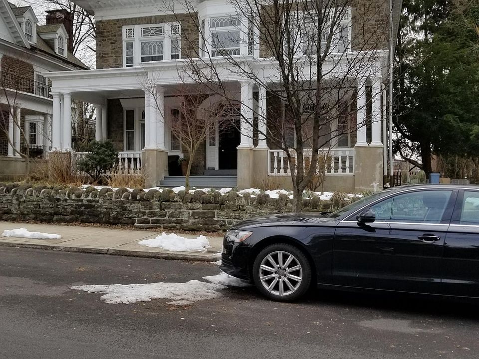 1st image of 250 W Harvey St #2A