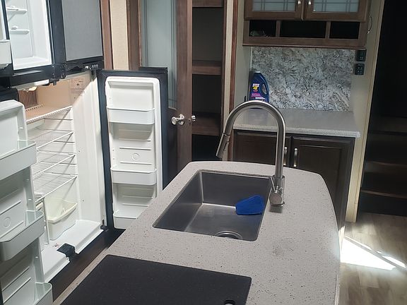 4th image of 1099 Scott St #1