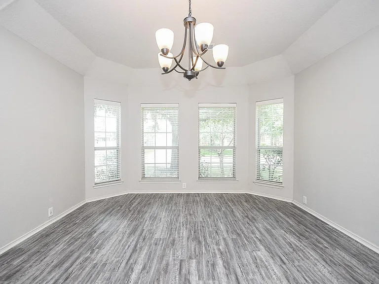 30406 Mesa Valley Dr — Photo 2