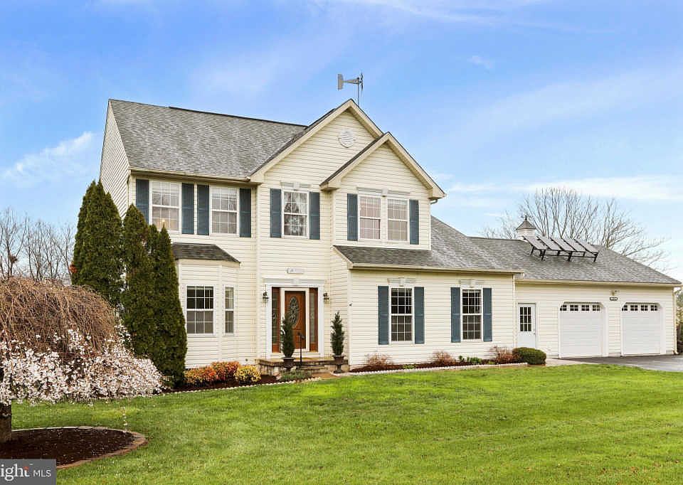 1st image of 1075 Deer Mountain Dr