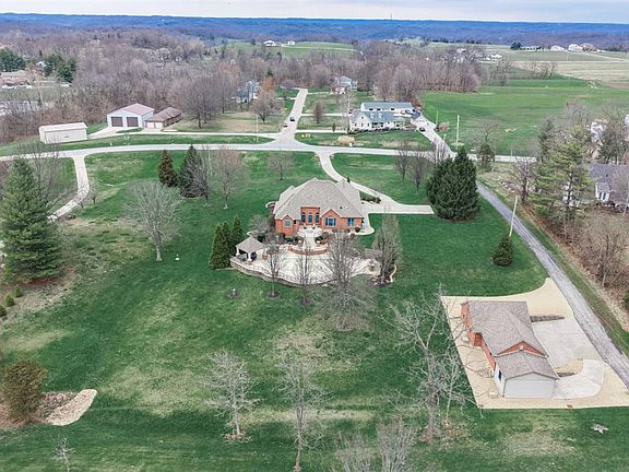 3rd image of 4555 N Dearborn Rd