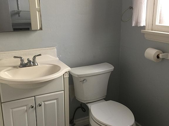 5th image of 112 Bennett Ave #B