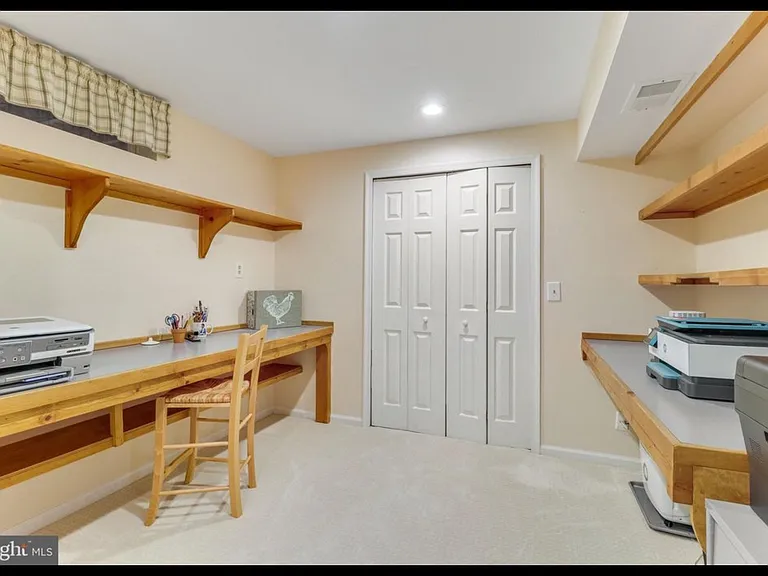 210 Pin Oak Ct — Photo 26