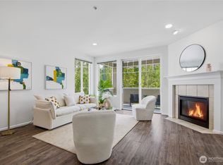 Le Chateau, Bellevue, WA 98005