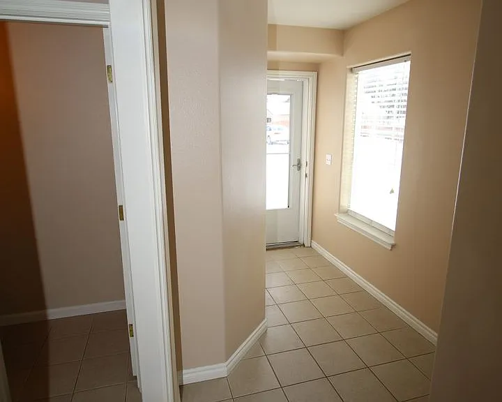 6446 E 10th Ave — Photo 18