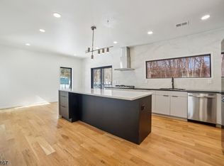 156 Park Rd, Parsippany, NJ 07054