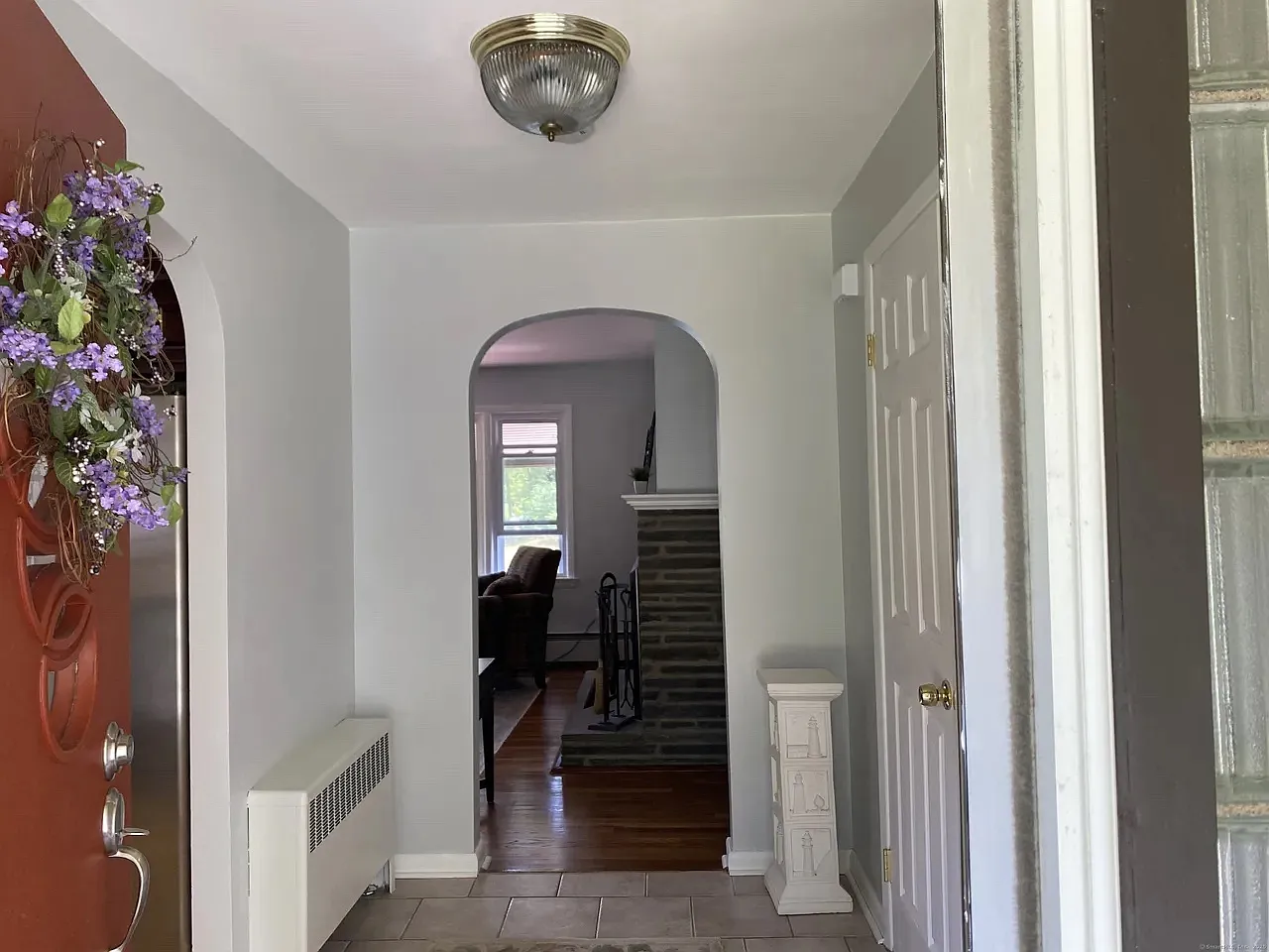 4 bed, 1.5 bath, 2085 sqft, $3,500 — Photo 2