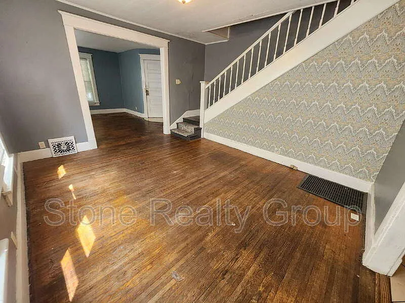 4 bed, 2.0 bath, $1,100 — Photo 3