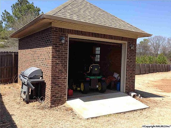 Detached Garage