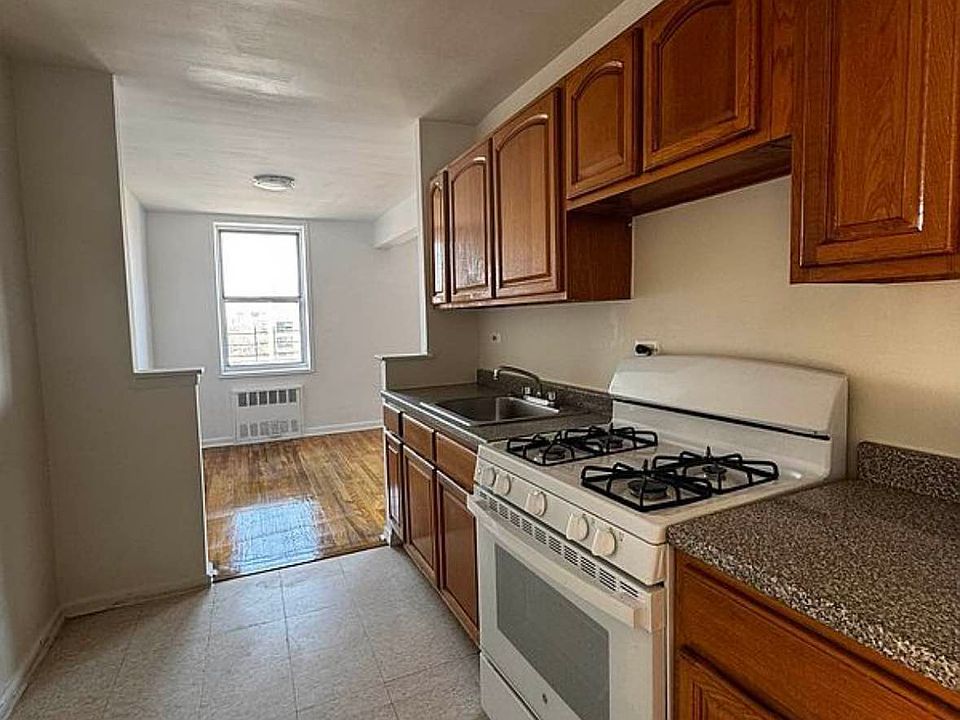 1st image of 88-35 164th St #6SL