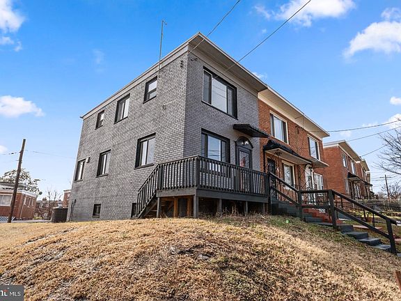 3rd image of 1261 Gallatin St NE