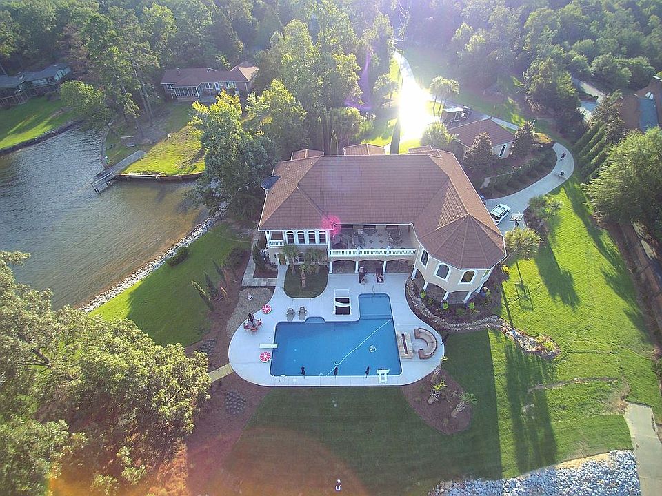 2nd image of 200 Montclair Rd