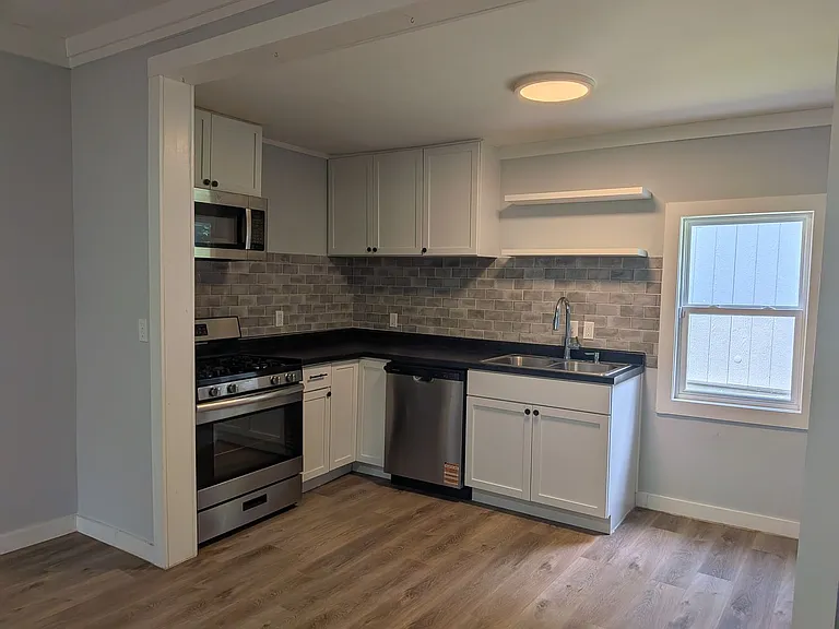 906 N 7th St — Photo 18