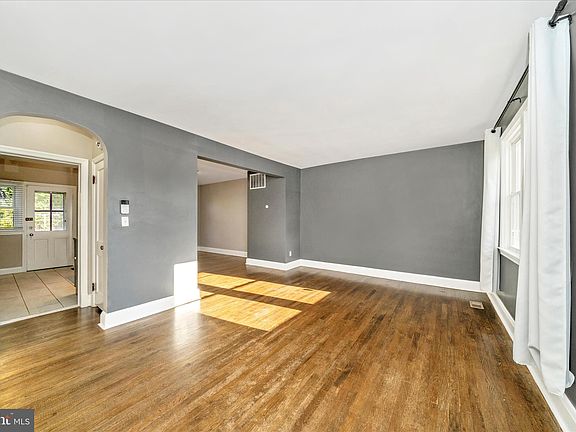 4th image of 2493 Fairway