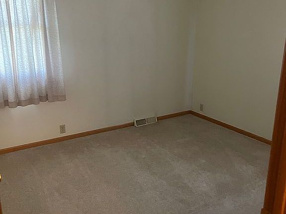 2nd image of 1307 W Lincoln Way