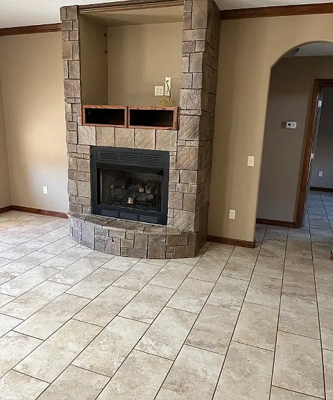 394 NE Simmons Cir — Photo 5