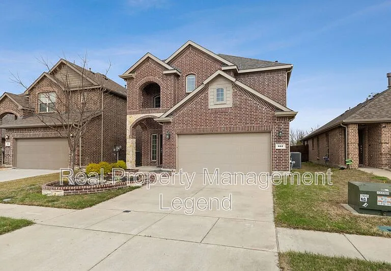 812 Gray Fox Dr — Photo 2
