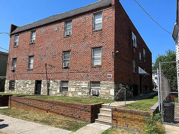 5846 N Marvine St #B-8 — Photo 8