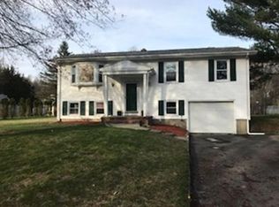 61 Disamar Rd, Taunton, MA 02780