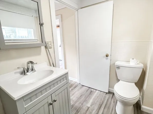 20 Cedar St, Burlington, VT 05401