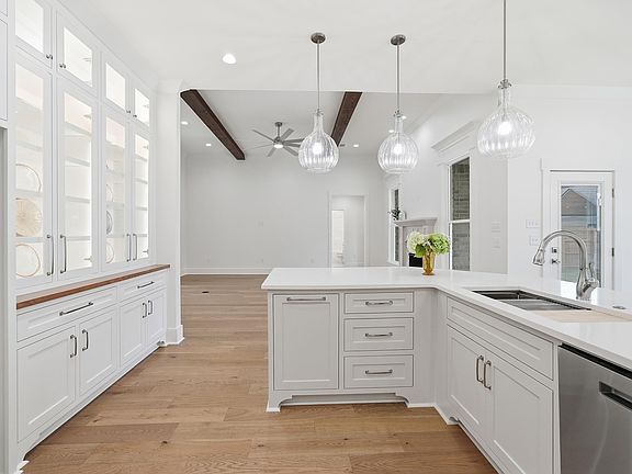5th image of 1645 Nantucket Dr