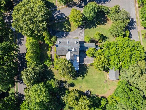 4th image of 4202 White Oaks Rd