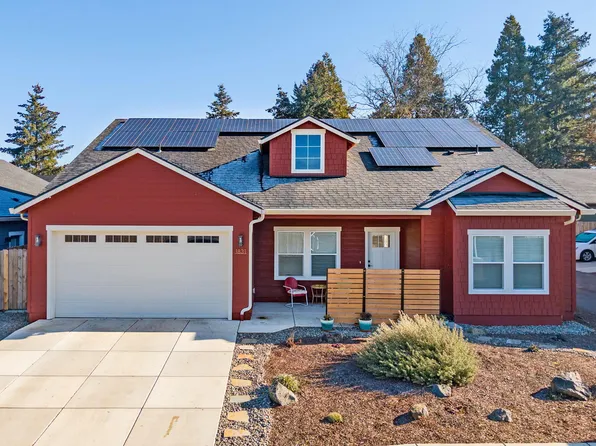 1831 Dulcimer Ln, Medford, OR 97501