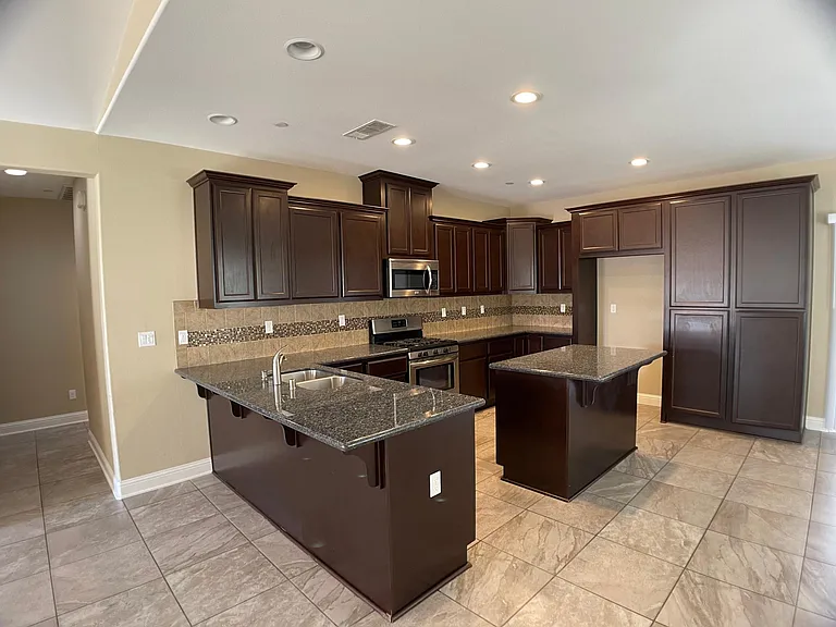 4042 Cinnabar Ave — Photo 4